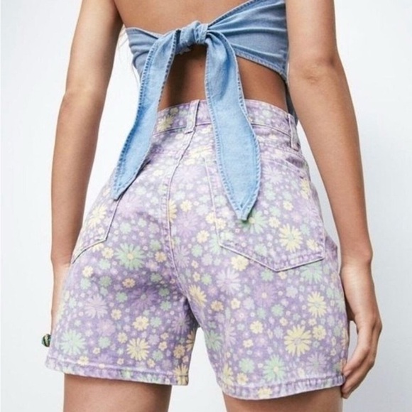 ZARA Floral High Waisted Denim 70s Shorts Lilac, Size US 4 (EU 36) - Picture 2 of 9
